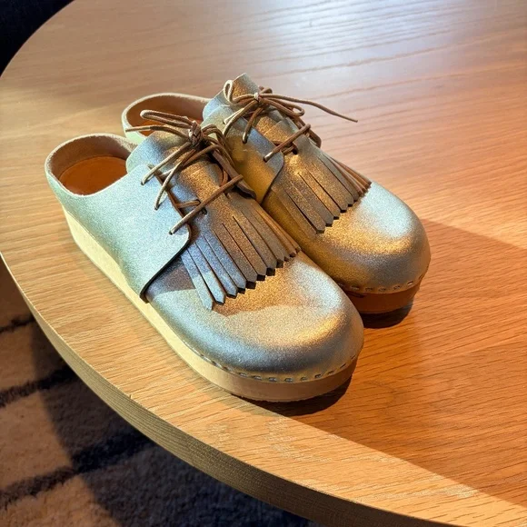 Bryr Zoe with Kilt, Platform size 8 in White Gold - NWOT - size 38 / 8 - Picture 3 of 8